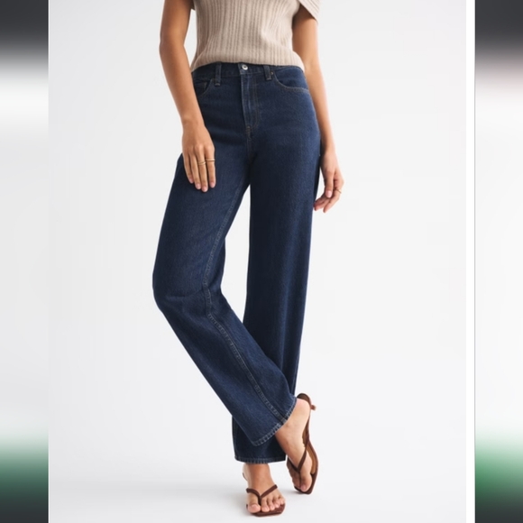 Abercrombie & Fitch High Rise Loose Fit Dark Wash Jeans - Picture 2 of 8